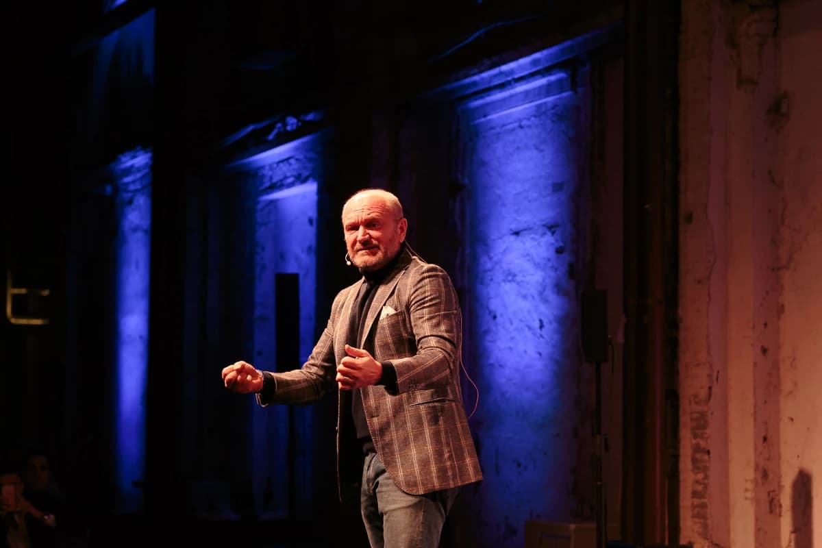 Saint Laurent - Image 2